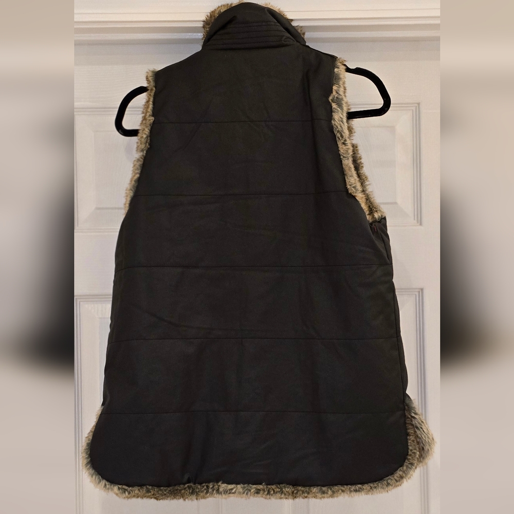 Tuckernuck Reversible Vest - Picture 2 of 6